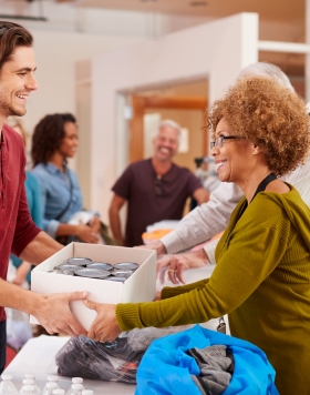 donating food helping people